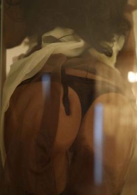 美女脱光衣服让男人捅_BD在线观看