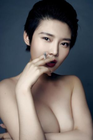 美女下面粉嫩粉嫩冒白浆_午夜伦不卡高清在线观看