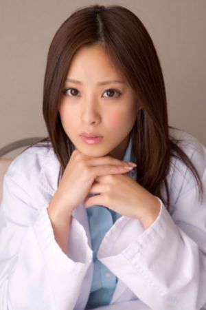 男女叠坐驾驶位开车_DVD高清电影在线