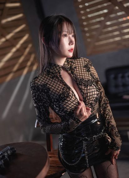 扒下她的乳罩和内裤亲吻_手机免费观看