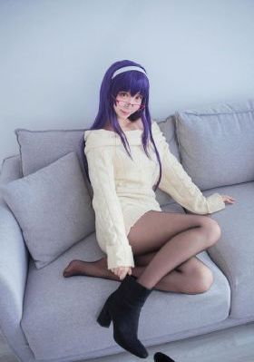 伸进泳衣揉捏她的乳尖_BD英语完整版观看